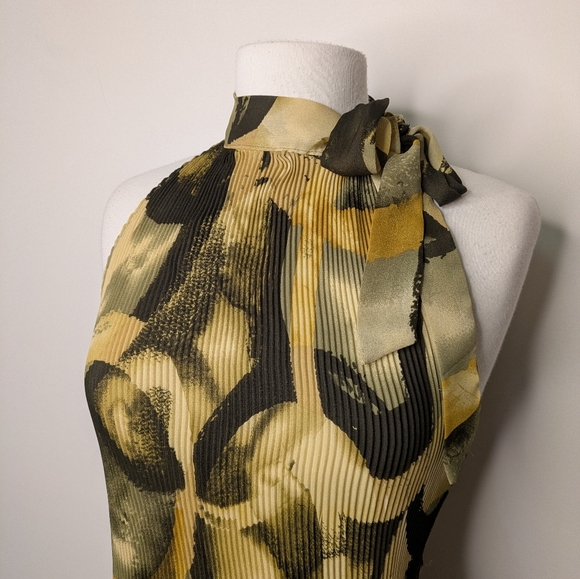 ⭐Sere Nade High Neck Accordion Pleated Abstract Print Peplum Hem Sheer Top - Picture 4 of 7